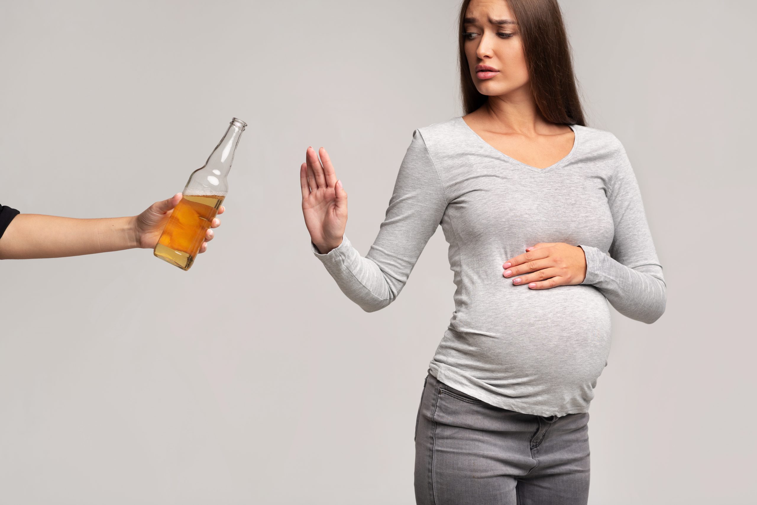 Alkohol a ciąża – dlaczego nawet lampka wina to zły pomysł?
